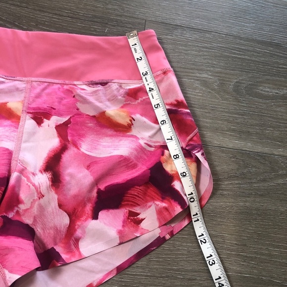 Athleta Pink Printed Run With It 3.5” Athletic Running Shorts Womens Size XS - Picture 5 of 15